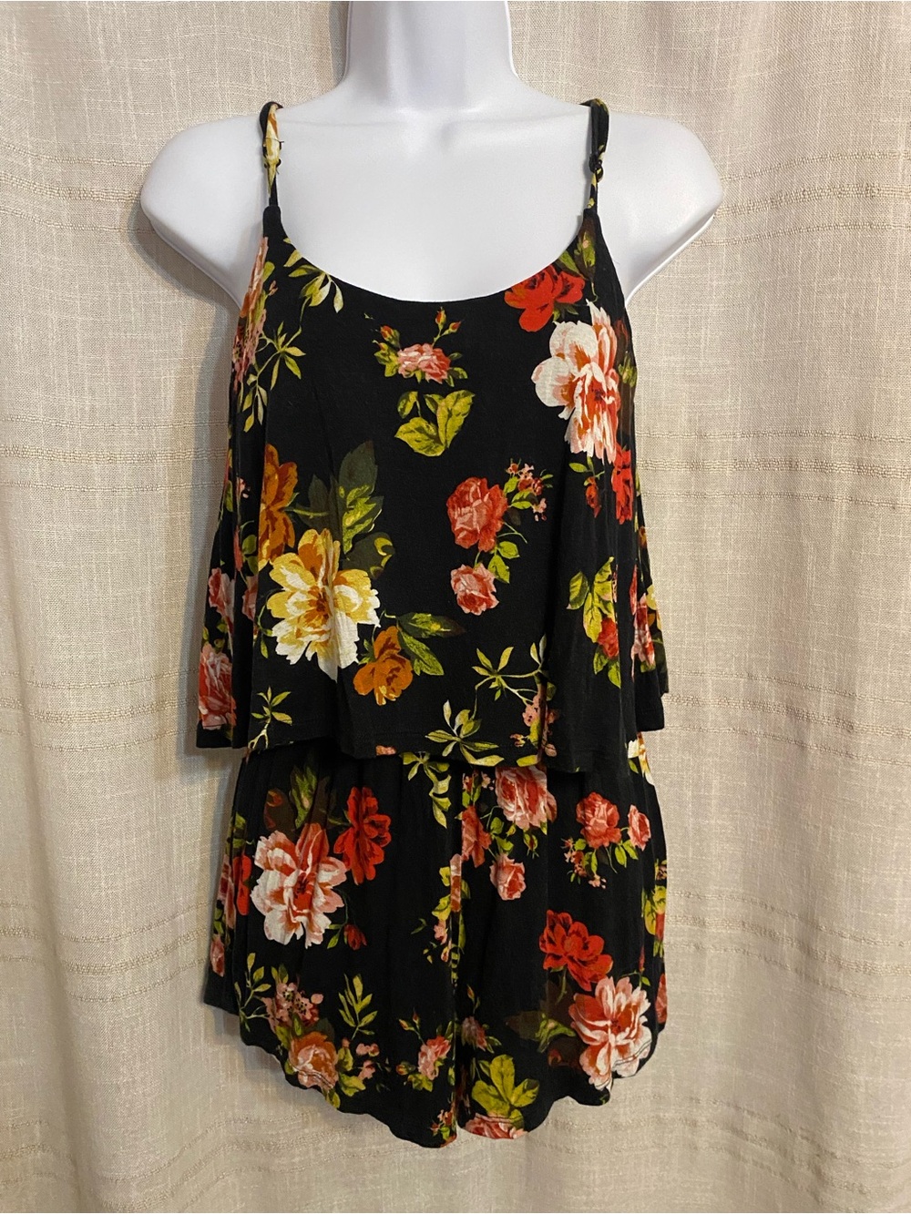 Ambiance Apparel Black Floral Tiered Popover Romper Size Small Flounce Sleeveles